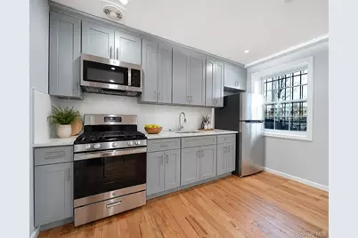 7036 70th Street, Glendale, NY 11385 - Photo 6