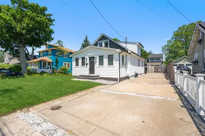 55 Cleveland Street, Patchogue, NY 11772 - Photo 2