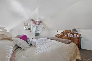 31 Circle Dr W, Elmont, NY 11003 - Photo 12