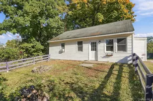 34 McKinley Ln, Poughkeepsie, NY 12601 - Photo 4
