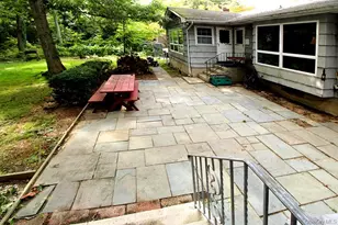 16 Argyle Pl, Smithtown, NY 11787 - Photo 30