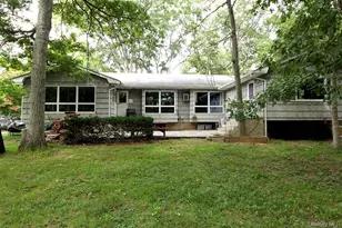 16 Argyle Pl, Smithtown, NY 11787 - Photo 4