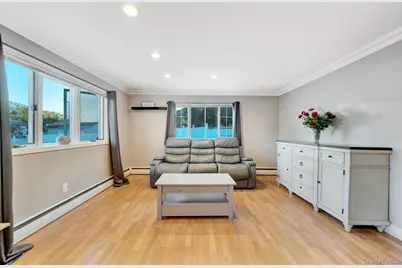 629 East Drive, Lindenhurst, NY 11757 - Photo 10