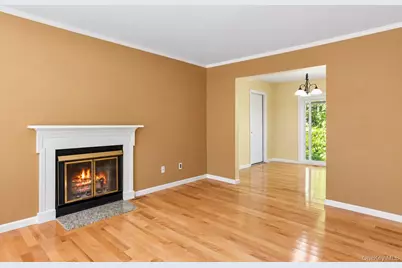 24 Huntington Commons, Yaphank, NY 11980 - Photo 4