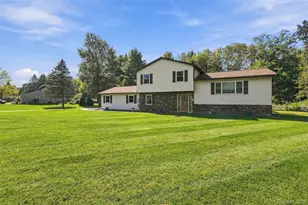 23 Stephen Dr, Hopewell Junction, NY 12533 - Photo 2