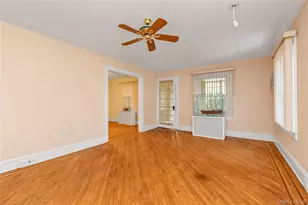 63 Oak St, Lynbrook, NY 11563 - Photo 4