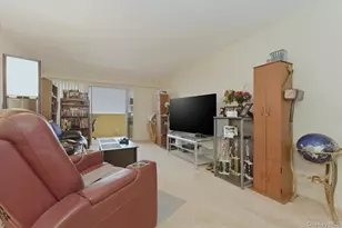 222 Smith St, Freeport, NY 11520 - Photo 6