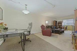 222 Smith St, Freeport, NY 11520 - Photo 8