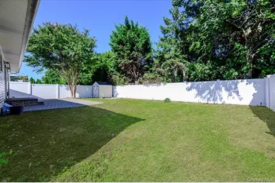146 Saint Marks Place, Massapequa, NY 11758 - Photo 18