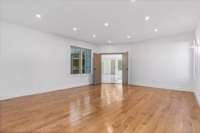 740 Willow Road, Franklin Square, NY 11010 - Photo 14