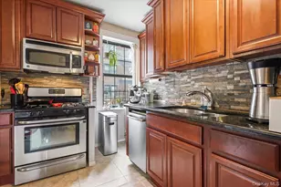 68-12 Burns St, Forest Hills, NY 11375 - Photo 16
