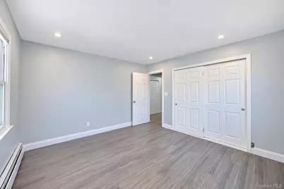 180 N 7th Street, Lindenhurst, NY 11757 - Photo 14