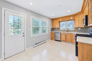 180 N 7th St, Lindenhurst, NY 11757 - Photo 8
