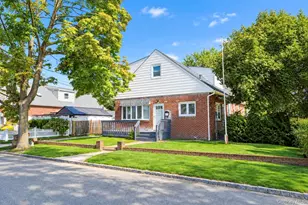 180 N 7th St, Lindenhurst, NY 11757 - Photo 32