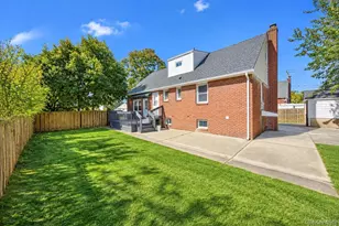 180 N 7th St, Lindenhurst, NY 11757 - Photo 34