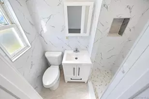 180 N 7th St, Lindenhurst, NY 11757 - Photo 12