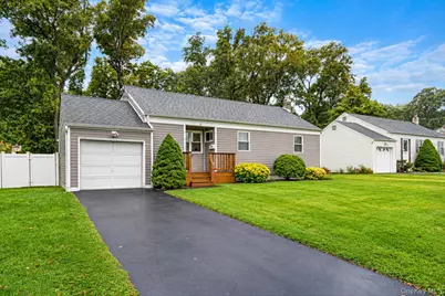 24 Chapel Place, North Babylon, NY 11703 - Photo 2