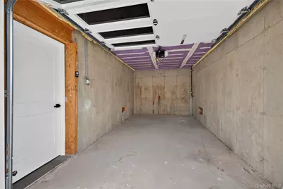 265 Roosevelt Avenue, Freeport, NY 11520 - Photo 8