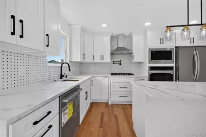 265 Roosevelt Avenue, Freeport, NY 11520 - Photo 22