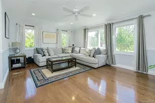 752 Kensington Ct, Westbury, NY 11590 - Photo 12