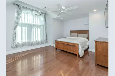 752 Kensington Court, Westbury, NY 11590 - Photo 18