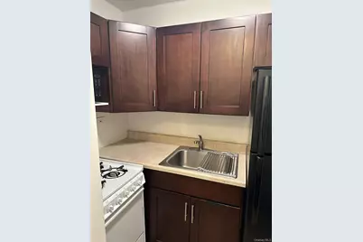 150-38 Union Turnpike #8L, Flushing, NY 11367 - Photo 2