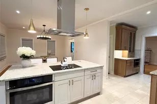 85 Violet Ave, Floral Park, NY 11001 - Photo 2