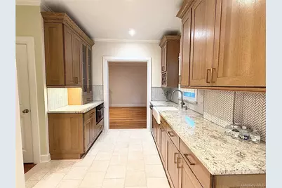 85 Violet Avenue, Floral Park, NY 11001 - Photo 4