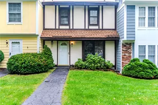 7 Sunnybrook Cir, Highland, NY 12528 - Photo 2