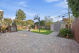 2624 Flower St, Westbury, NY 11590 - Photo 4