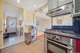 2624 Flower St, Westbury, NY 11590 - Photo 10