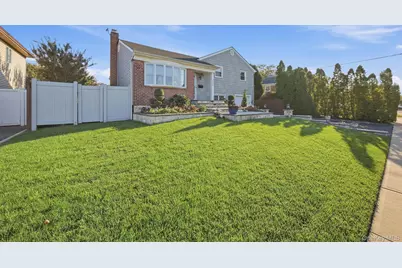 2624 Flower Street, Westbury, NY 11590 - Photo 2