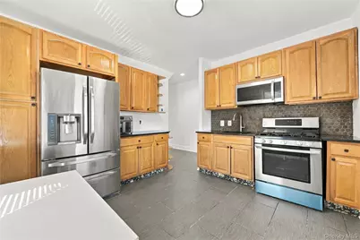 9016 Union Turnpike, Glendale, NY 11385 - Photo 8