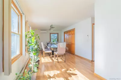 220 Jerusalem Avenue, Hicksville, NY 11801 - Photo 10