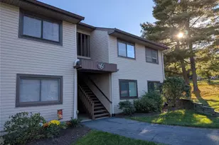 6 Knightsbridge, Poughkeepsie, NY 12603 - Photo 2