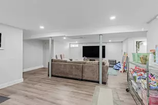 1517 Falmouth Ave, New Hyde Park, NY 11040 - Photo 14