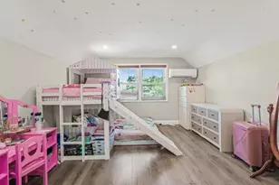 1517 Falmouth Ave, New Hyde Park, NY 11040 - Photo 12