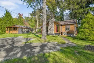 24 Hazelwood Rd, Wurtsboro, NY 12790 - Photo 2