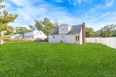 61 Parkway Boulevard, Wyandanch, NY 11798 - Photo 2