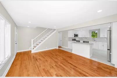 61 Parkway Boulevard, Wyandanch, NY 11798 - Photo 6
