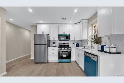 955 E 229th Street, Bronx, NY 10466 - Photo 4