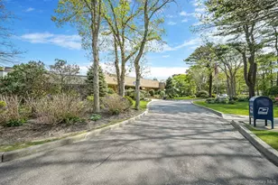 740 Blue Ridge Dr, Medford, NY 11763 - Photo 32