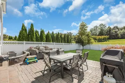 140 Rivendell Court, Melville, NY 11747 - Photo 30