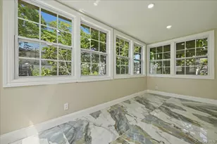 48 Flower St, Hicksville, NY 11801 - Photo 20
