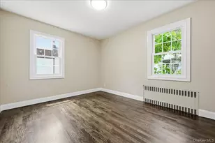 48 Flower St, Hicksville, NY 11801 - Photo 24