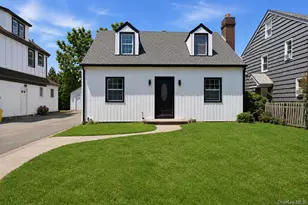 48 Flower St, Hicksville, NY 11801 - Photo 2