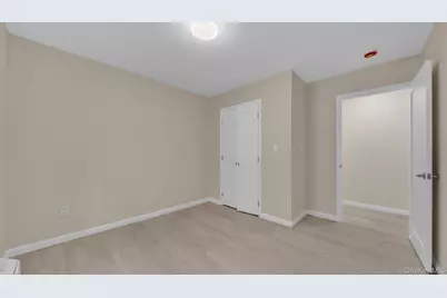 957 E 229th Street, Bronx, NY 10466 - Photo 18