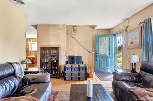 33 Mohawk Dr, North Babylon, NY 11703 - Photo 4