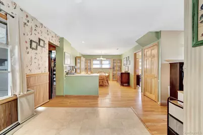 33 Mohawk Drive, North Babylon, NY 11703 - Photo 16