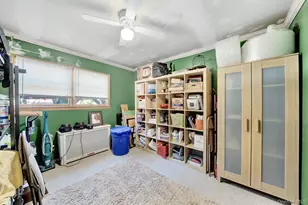 33 Mohawk Dr, North Babylon, NY 11703 - Photo 18